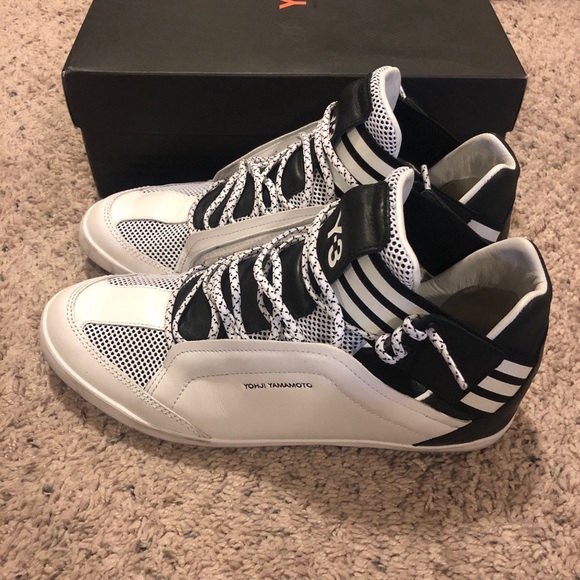 Mens Y-3 sneakers - Picture 2 of 5